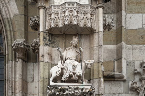 Alexander the Great riding a panther, 14th century, main façade of Regensburg Cathedral, Regensburg, Upper Palatinate, Bavaria, Germany, Europe