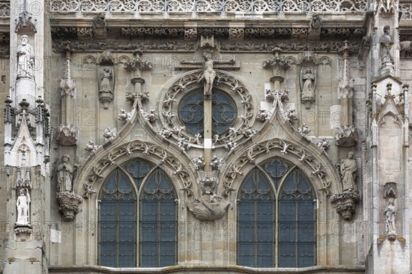 Detailed view of the main façade, 1385-1415, of the Gothic Regensburg Cathedral, St Peter's, start of construction 1273, Regensburg, Upper Palatinate, Bavaria, Germany, Europe
