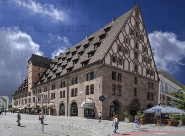 Historic toll hall, built 1498-1502, former granary, Hallplatz 2, Nuremberg, Middle Franconia, Bavaria, Germany, Europe