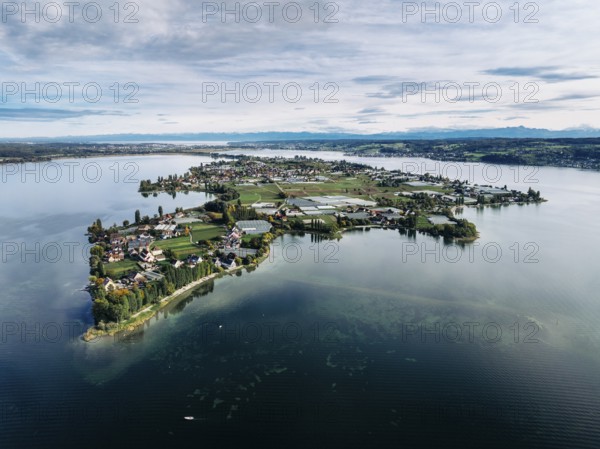 Aerial view of the north-western tip of the island of Reichenau in Lake Constance, with the district of Niederzell and the columned basilica of St Peter and Paul, Windegg Castle on the shore, district of Constance, Baden-Württemberg, Germany, Europe