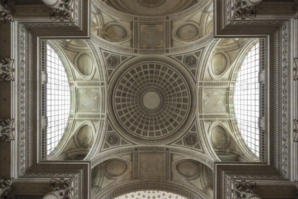 Interior view of the dome, Panthéon National Hall of Fame, Montagne Sainte-Geneviève, Hill of St Genoveva, Paris, France, Europe