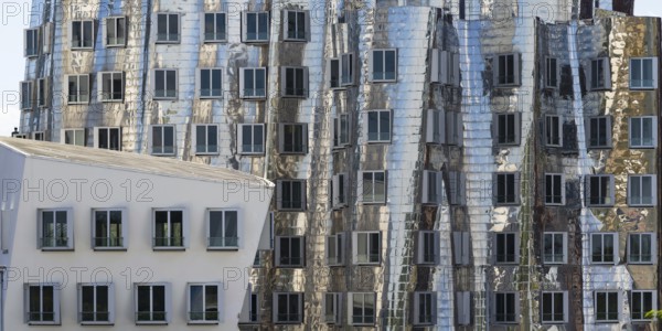 Gehry buildings, Media Harbour, Neuer Zollhof, Düsseldorf, North Rhine-Westphalia, Germany Europe