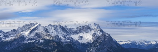 Panorama of the Wetterstein mountains with Alpspitze 2628m and Zugspitze 2962m, Werdenfelser Land, Upper Bavaria, Bavaria, Germany, Europe