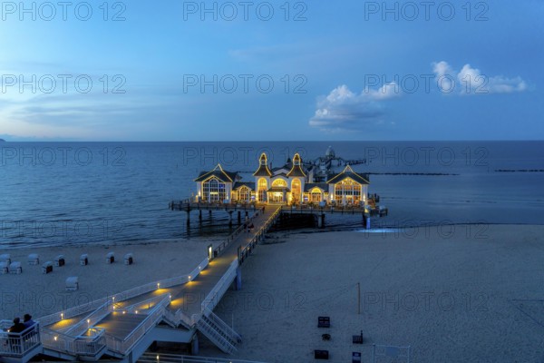 The pier of Sellin, evening mood, sunset, 394 metres long, with restaurant, jetty, island of Rügen, Mecklenburg-Western Pomerania, Germany, Europe