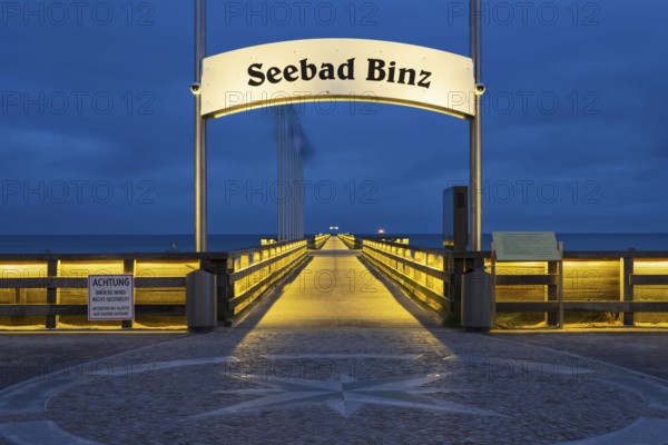 Seebrücke, Seebad Binz, Island of Rügen, Mecklenburg-Vorpommern, Germany, Europe