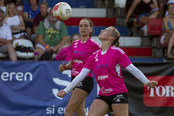 Fistball (woman) : TSV Dennach against TV Jahn Schneverdingen (IFA 2024 Fistball World Tour Finals Mannheim, Final) . Picture: Ann-Kathrin Motteler (3, Dennach)