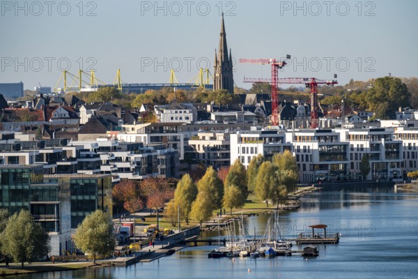 The Phoenix Lake in Dortmund's Hörde district, an artificial lake on the former Phoenix-Ost steelworks site, residential development, local recreation area, catering, Dortmund, North Rhine-Westphalia, Germany, Europe