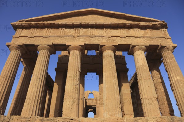 Tempio della Concordia (Temple of Concordia) in the Valley of the Temples, Agrigento, Sicily, Italy, Europe