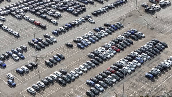 Volkswagen new cars standing in a car park at the Volkswagen plant, Wolfsburg, 29.09.2024. The Volkswagen Group has announced cost-cutting measures for its German plants, Wolfsburg, Lower Saxony, Germany, Europe