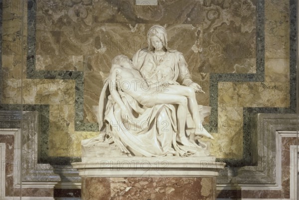 Pieta by Michelangelo, St Peter's Basilica, San Pietro in Vaticano, Basilica of St Peter in the Vatican, Rome, Italy, Europe