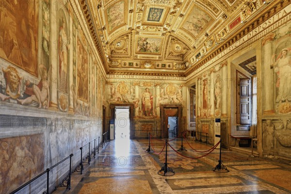 Ceiling painting and golden wall decorations in the Sala Paolina, Pope's chamber, Castel Sant Angelo, Castel Sant'Angelo, Museum, Rome, Lazio, Italy, Europe