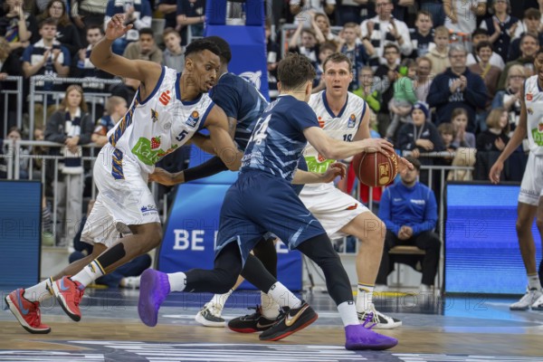16.03.2024, easy Credit BBL, German Basketball League, Matchday 24) : Game scene MLP Academics Heidelberg against Rostock Seawolves (final score 88:86) . Player on the ball: Bennet Hundt (44, Academics Heidelberg)