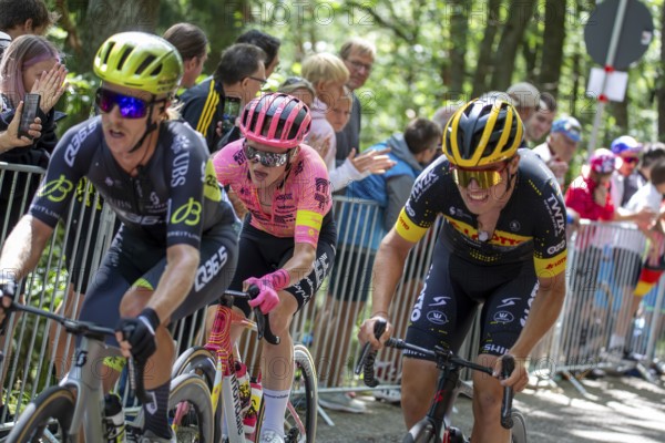 Lidl Deutschland Tour 2024 (cycling), 4th stage and last stage From Annweiler am Trifels to Saarbrücken (182, 7 KM) . Image: Arrival at the Kalmit, the highest mountain in the Palatinate Forest