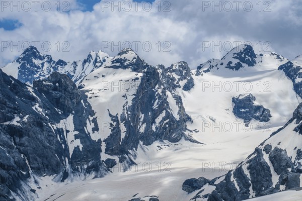 Stilfserjoch, Vinchgau, South Tyrol, Italy, mountain landscape on the Ortler, Italian Alps, snowy landscape on the Stilfser Joch pass road The Ortler Alps in Vinschgau with their almost 100 glaciers are a mountain massif about 50 kilometres long and 40 kilometres wide, Europe