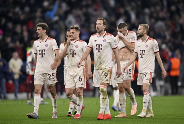 Disappointment after defeat for Thomas Müller FC Bayern Munich FCB (25) Joshua Kimmich FC Bayern Munich FCB (06) Harry Kane FC Bayern Munich FCB (09) Eric Dier FC Bayern Munich FCB (15) Konrad Laimer FC Bayern Munich FCB (27) Champions League, Allianz Arena, Munich, Bavaria, Germany, Europe