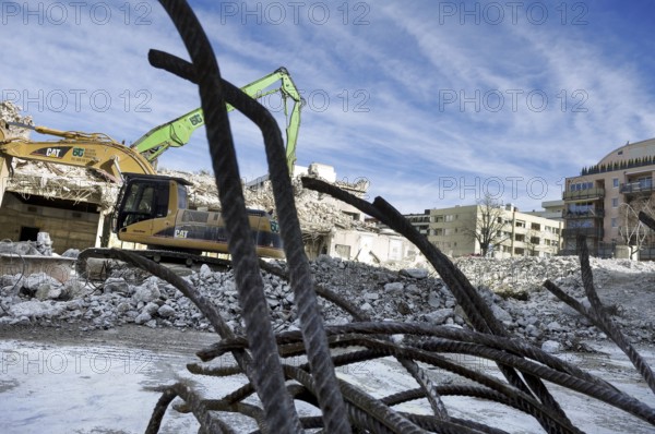 Demolition ruins of the Angererstraße 9 post office, subject of economic crisis, Munich, Bavaria, Germany, Europe