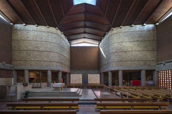 Interior of the Heilig Kreuz Church, opened in 1964, Jahnstr. 41, Weißenburg, Middle Franconia, Bavaria, Germany, Europe