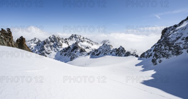 Rocky mountain peaks and glacier Vadret da Porchabella in winter, mountain landscape, alpine tour, ski tour Bündner Haute Route, Albula Alps, Rhaetian Alps, Grisons, Eastern Switzerland, Switzerland, Europe