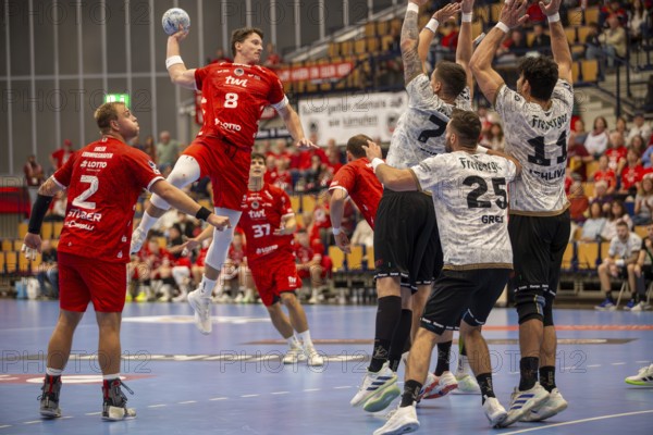 11.09.2024, 2nd HBL (German Handball League), Matchday 7 (early game) : Eulen Ludwigshafen against HC Elbflorenz 2006. on the ball: Mex Raguse (8, Ludwigshafen)