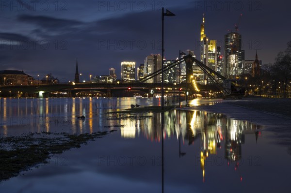 After persistent rainfall, the River Main burst its banks in the eastern harbour area of Frankfurt and caused flooding in the Weseler Werft area, Mainufer, Frankfurt am Main, Hesse, Germany, Europe