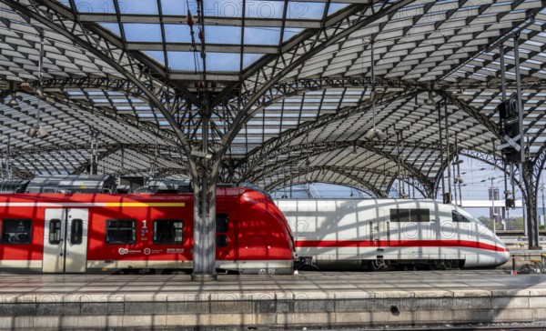 Cologne Central Station, ICE train and S-Bahn on the platform, North Rhine-Westphalia, Germany, Europe
