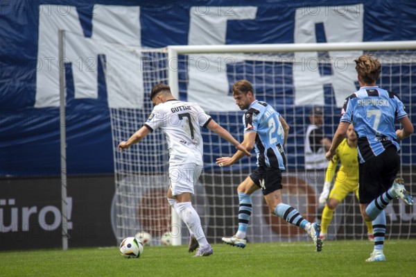 Football 3rd division, season 2024/25, matchday 33: Waldhof Mannheim vs. 1860 Munich***Good scoring chance for Julian Guttau (7, Munich)