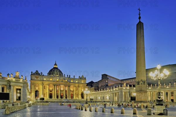 St Peter's Cathedral, St Peter's Basilica, obelisk, Vatican palaces, St Peter's Square, Vatican, Rome, Lazio, Italy, Europe