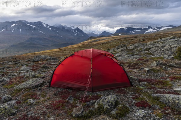Tent in mountain landscape, Sarek National Park, World Heritage Laponia, Norrbotten, Lapland, Sweden, Sweden, Scandinavia, Europe
