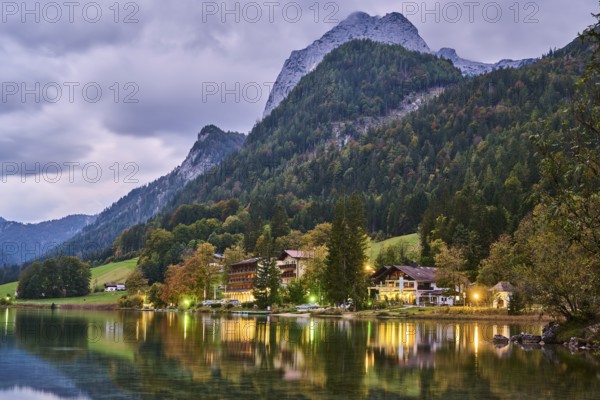 Hintersee in autumn colours, Ramsau, Berchtesgaden National Park, Berchtesgadener Land district, Upper Bavaria, Bavaria, Germany, Europe