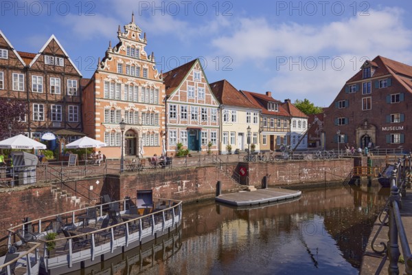 Harbour basin with railings and gabled and old half-timbered houses on the waterfront West in the Old Hanseatic Harbour of Stade, Hanseatic city, district of Stade, Lower Saxony, Germany, Europe