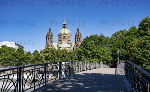 Bridge cable footbridge over the Isar, behind St Luke's Church, Munich, Bavaria, Germany, Europe