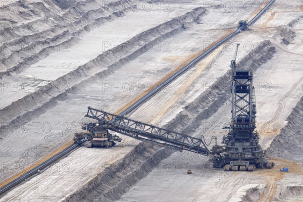 Hambach opencast mine, lignite mining, largest lignite mine in Europe, RWE, Rhenish lignite mining area, Elsdorf, North Rhine-Westphalia, Germany, Europe
