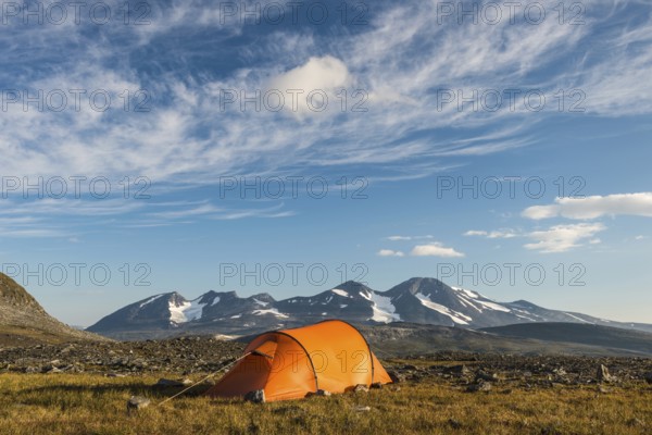 Tent in mountain landscape, Sarek National Park, World Heritage Laponia, Norrbotten, Lapland, Sweden, Sweden, Scandinavia, Europe