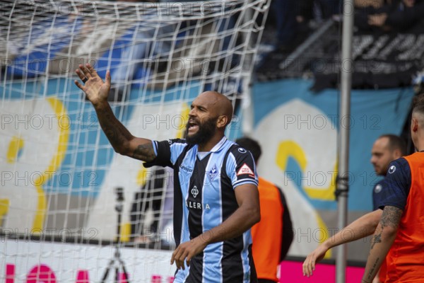 Football 3rd division, season 2024/25, matchday 8: Waldhof Mannheim vs Rot-Weiß Essen. Picture: Terrence Boyd after his winning goal to make it 1:0
