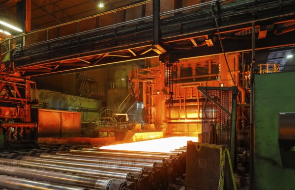 ThyssenKrupp Steel, steel production in the Duisburg-Hüttenheim heavy plate plant, Duisburg, Ruhr area, North Rhine-Westphalia, Germany, Europe