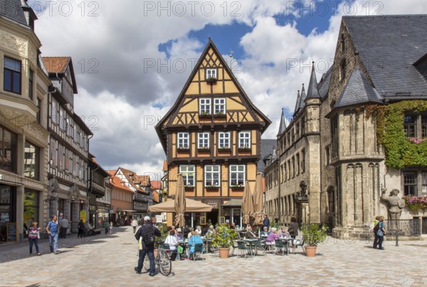 Half-timbered houses on the market square in the old town of Quedlinburg, 20/08/2014, Quedlinburg, Saxony-Anhalt, Germany, Europe