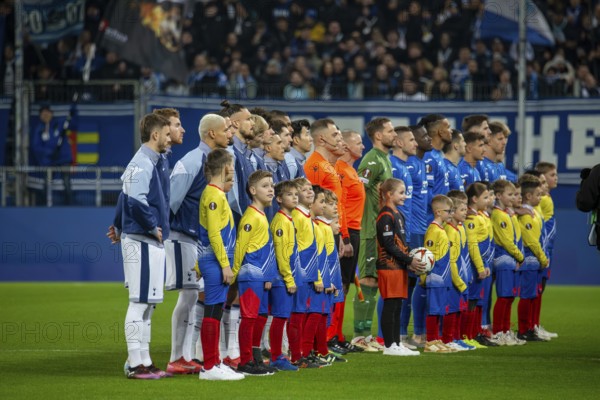 Football UEFA Europa League, 2024/25 season, matchday 7: TSG Hoffenheim v Tottenham Hotspur. Picture: The teams in front of the match