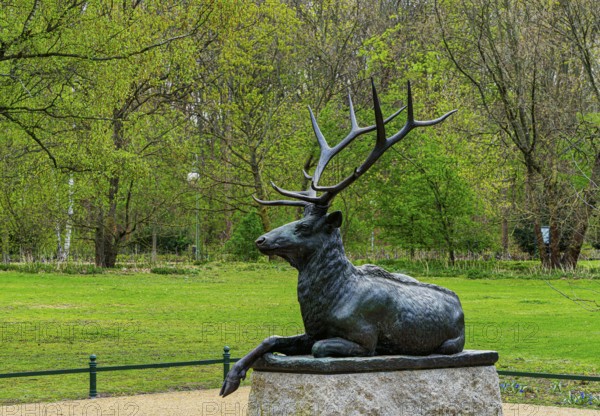 Bronze animal sculptures at Floraplatz in the Großer Tiergarten, Berlin, Germany, Europe