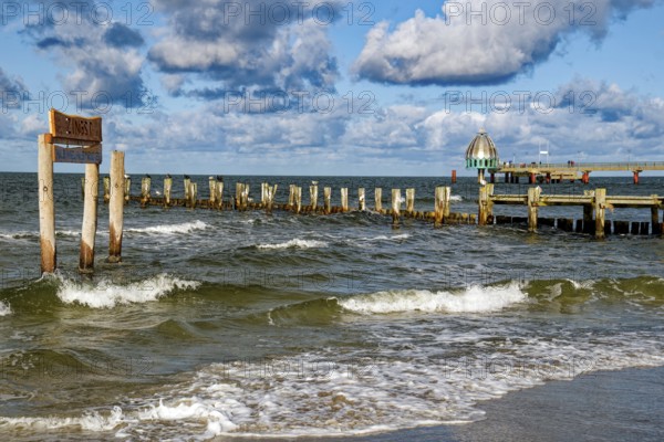 Diving gondola at the Zingst pier, cloudy mood and high waves, Zingst, Fischland-Darß-Zingst peninsula, Mecklenburg-Western Pomerania, Germany, Europe