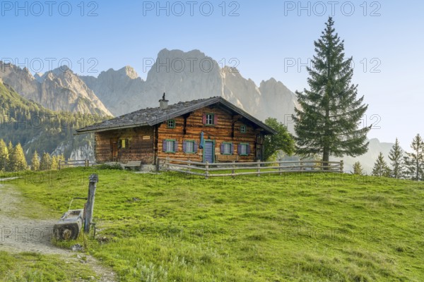 Alpine hut in the Weißbach National Park, morning light, Mühlsturzhorn, Lofer, Pinzgau, Salzburg