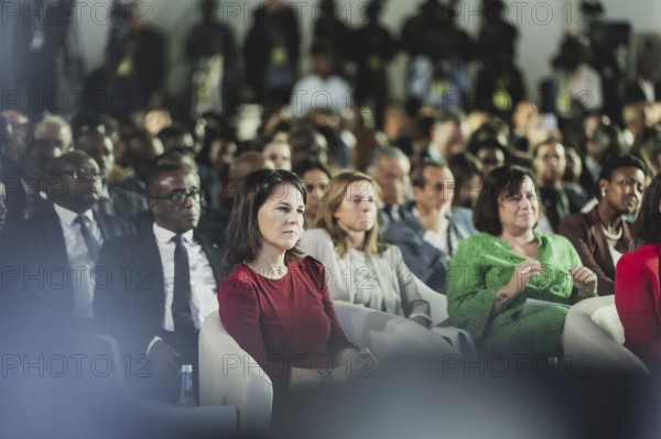 Annalena Baerbock (Buendnis 90 Die Gruenen), Bundesaussenministerin, aufgenommen im Rahmen der Einweihungszeremonie fuer die Produktionsstaette fuer mRNA-Impfstoffe der Firma Biontech in Kigali, 18.12.2023. Baerbock reist nach Ruanda fuer bilaterale Gesp