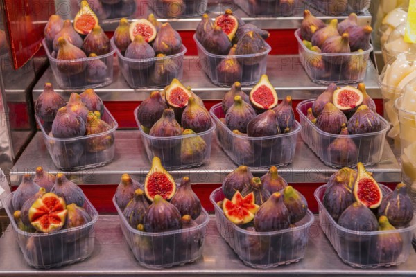 Figs at the Mercato Boquiera in Barcelona, Spain, Europe