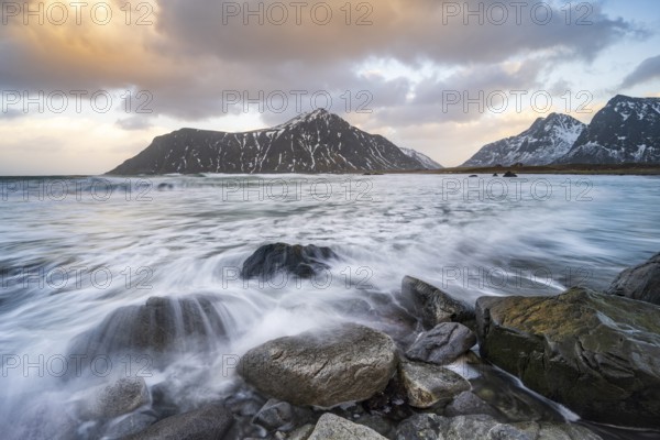 Coast near Skagsanden beach, Flakstad, Lofoten, Norway, Europe