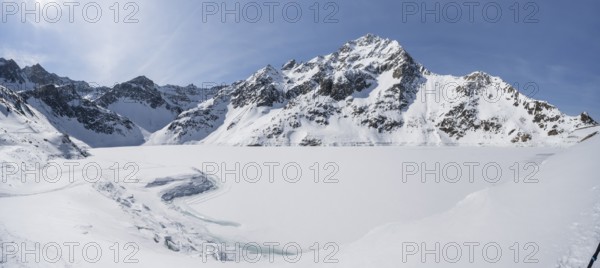 Frozen reservoir, Finstertal reservoir, with Zwölferkogel peak, Kühtai, Stubai Alps, Tyrol, Austria, Europe
