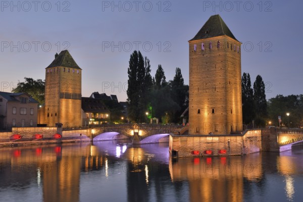 Ponts Couverts bridge with towers over the River Ill, UNESCO World Heritage Site, historic centre or Grand Ile, Strasbourg, Département Bas-Rhin, Alsace, France, Europe