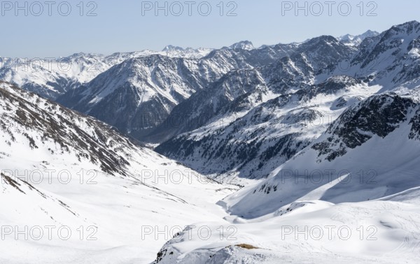 Peaks and mountains in winter, Sellraintal, Stubai Alps, Kühtai, Tyrol, Austria, Europe