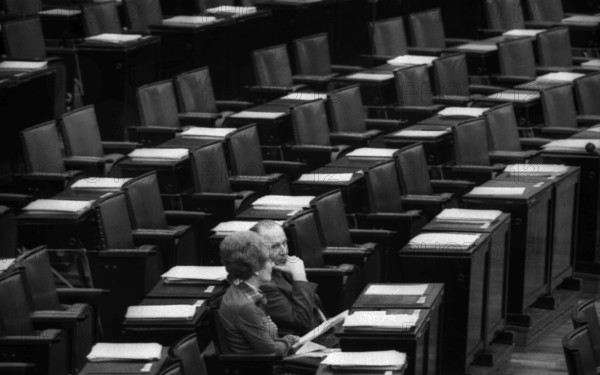 The German Bundestag with the debate on the Radical Decree on 15.11.1974 in Bonn.Vacancy in Parliament, Germany, Europe