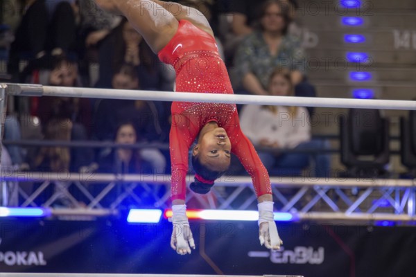 EnBW DTB-Pokal Stuttgart 2025, Mixed Cup***Simone Rose USA on uneven bars