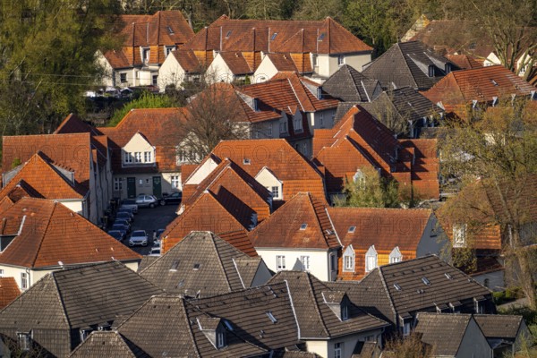 Schüngelbergsiedlung mining estate in Gelsenkirchen-Buer, built for the miners of the neighbouring Hugo colliery, part of the Route of Industrial Heritage, North Rhine-Westphalia, Germany, Europe