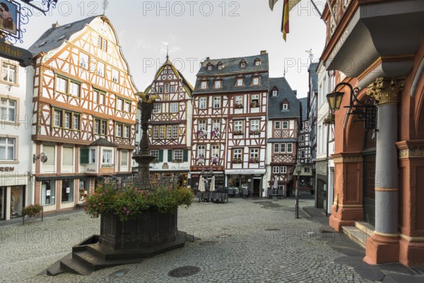 Market square with medieval half-timbered houses, Bernkastel-Kues, Moselle, Rhineland-Palatinate, Germany, Europe